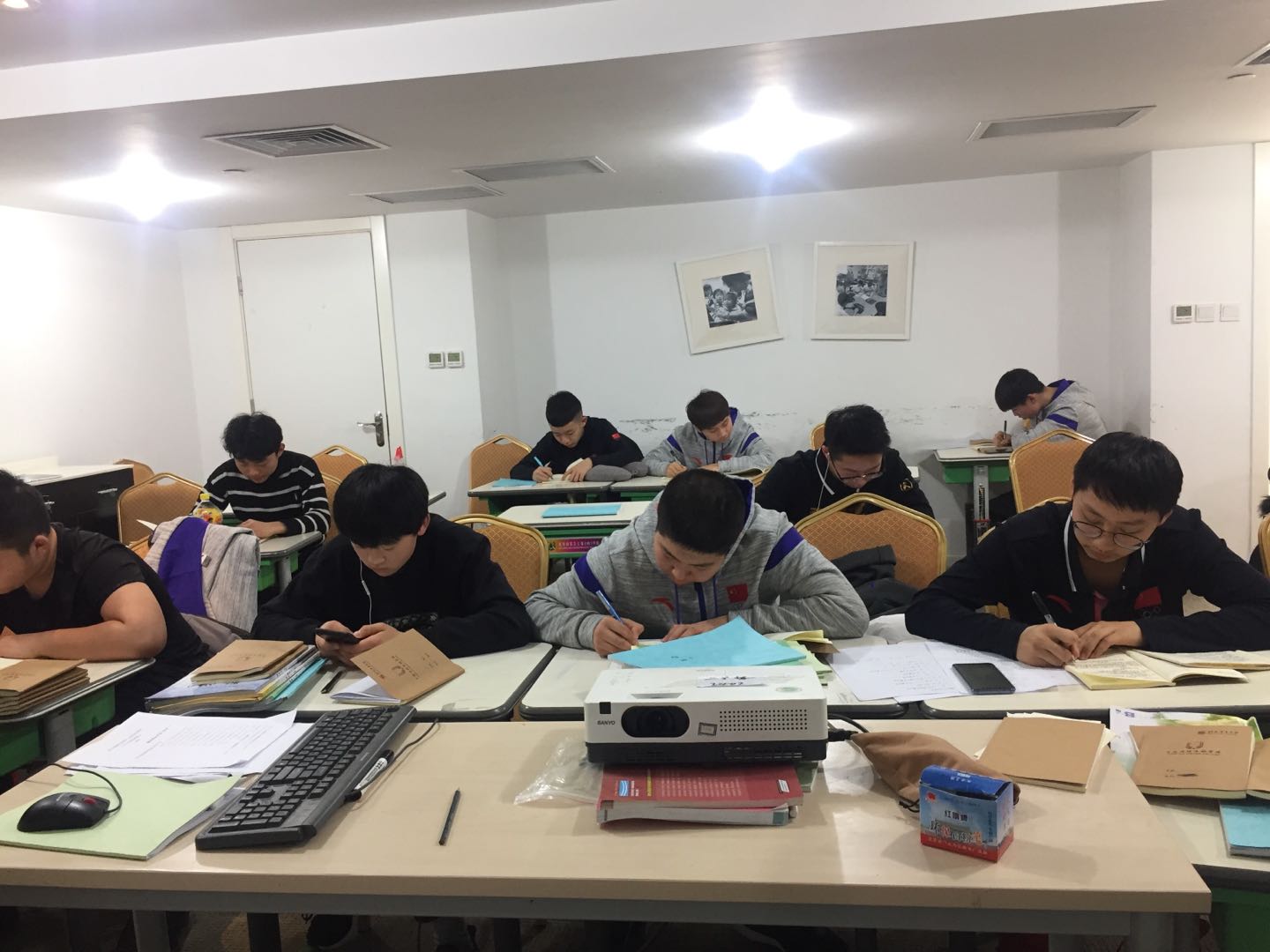 6fe13c30b3704488b6e132e198df8245.jpg